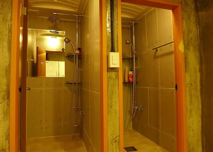 Hostal Bong Backpackers *