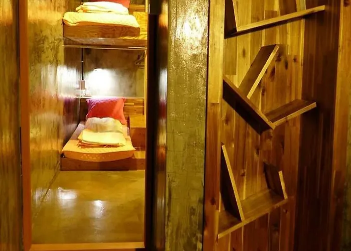 Hostal Bong Backpackers